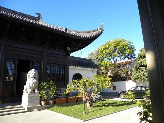 Hua Yi Si Buddhist Temple